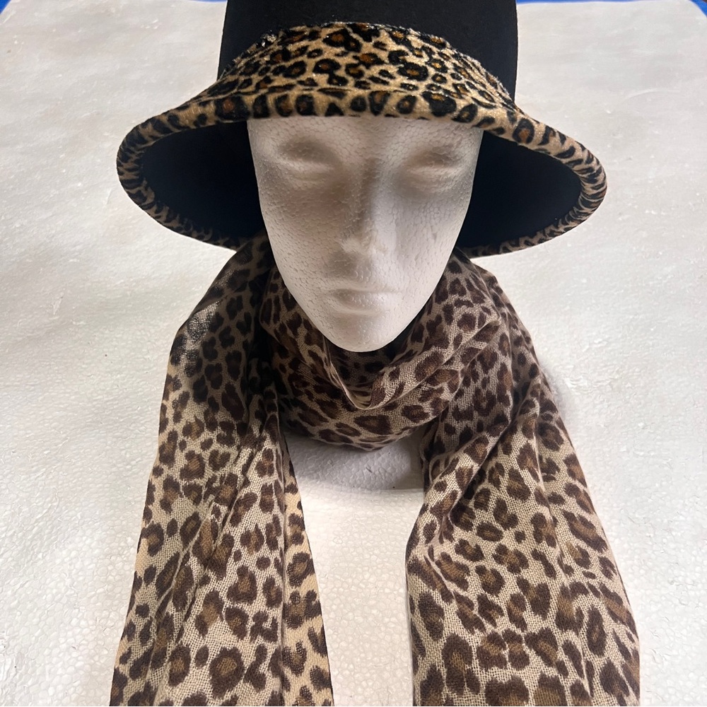 NWOT-Coup De Chance Leopard Print Scarf